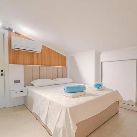 Full Sea View With Pool And Jacuzzi In Kalkan 4 דירה *